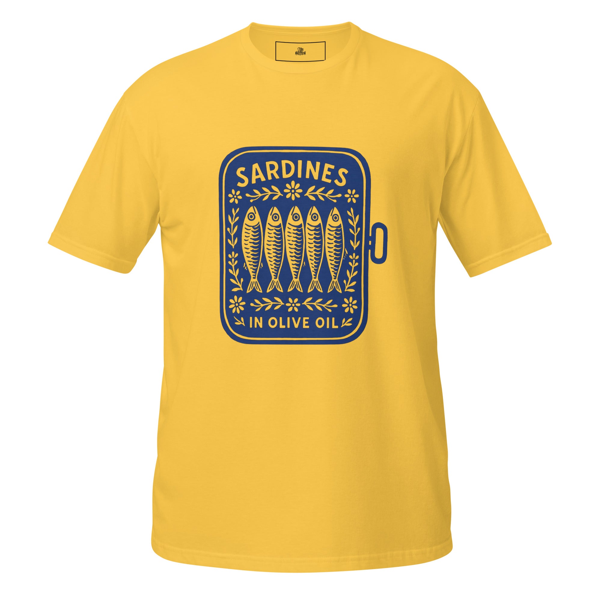 Tee-shirt de couleur jaune unisexe motif rétro boîte de sardines. Ideal pour cet ete.